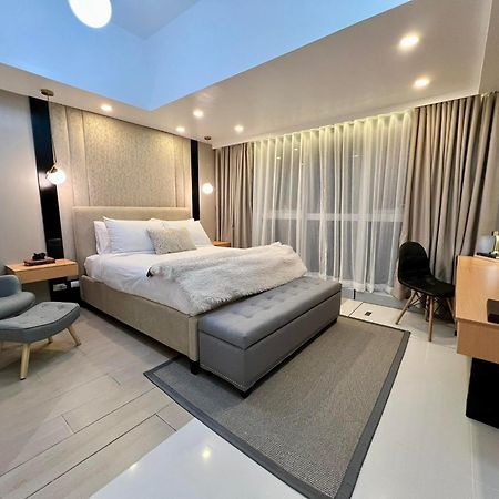 Hotel Vibe Condo At Uptown Parksuites Bgc Taguig Zewnętrze zdjęcie