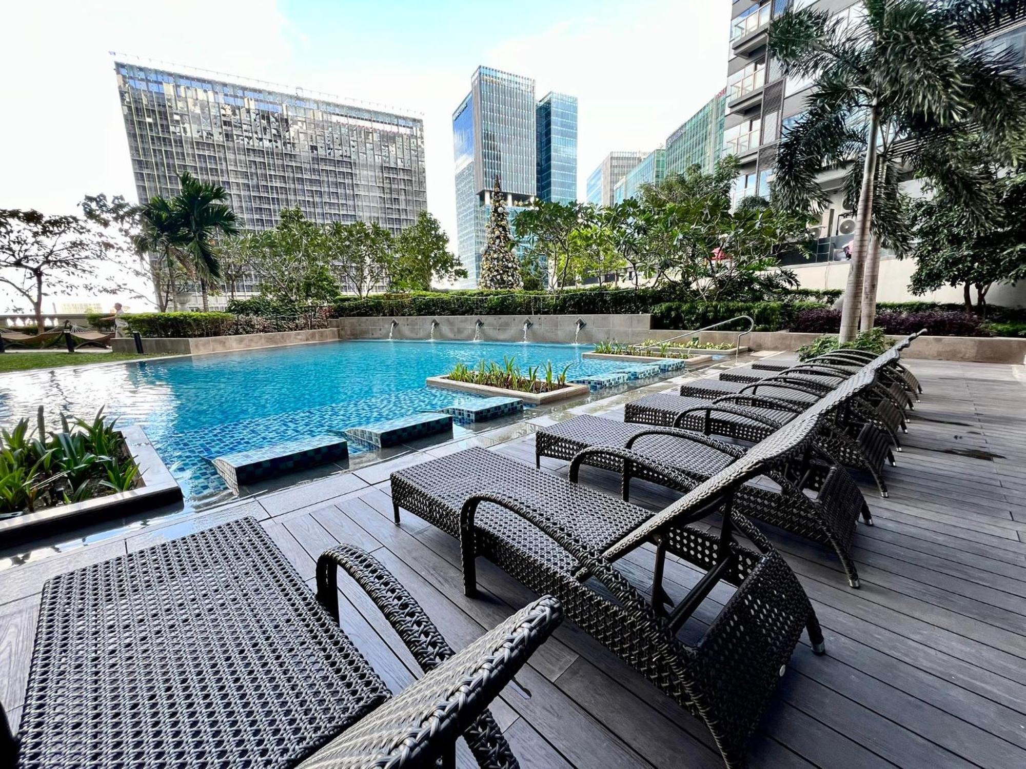 Hotel Vibe Condo At Uptown Parksuites Bgc Taguig Zewnętrze zdjęcie